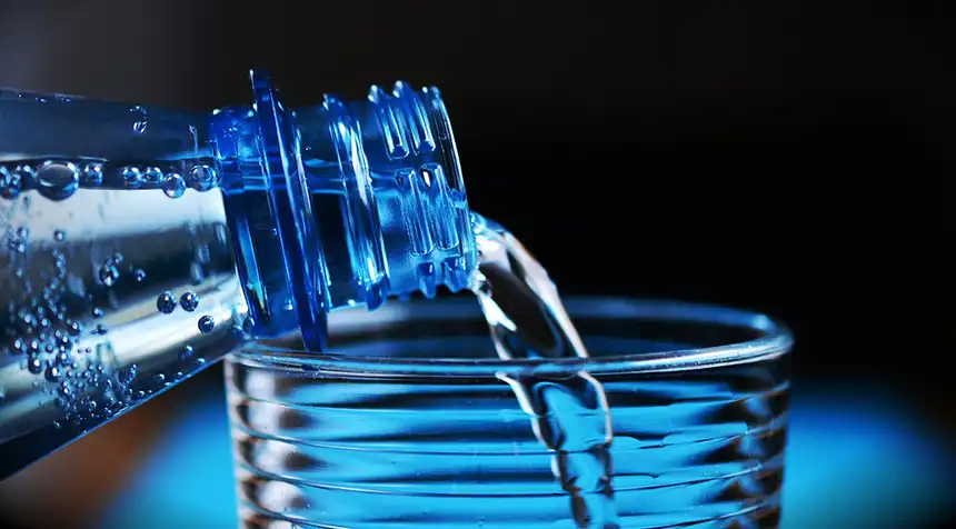 Wellhealthorganic.Com:Know-Why-Not-To-Reuse-Plastic-Water-Bottles-Know-Its-Reason-In-Hindi